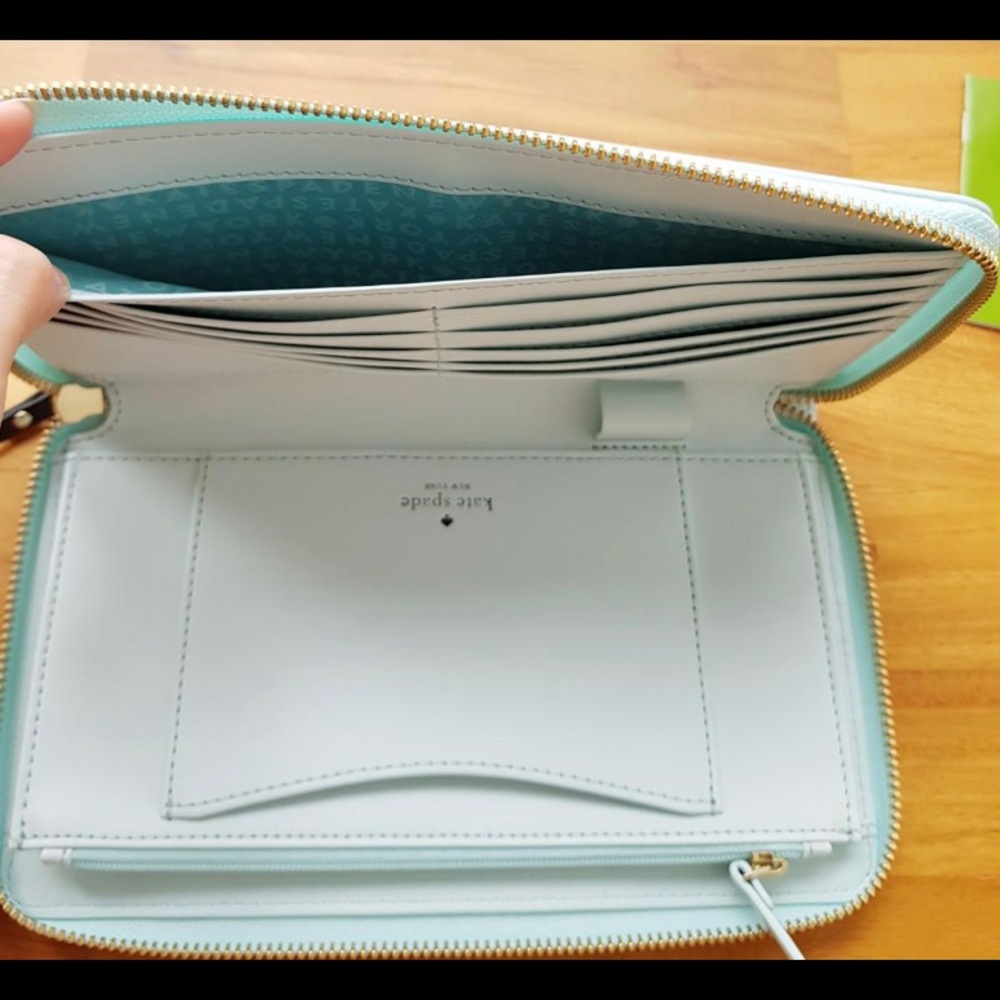 Authentic Kate Spade leather "Car" LG Zip wallet - Picture 7 of 15